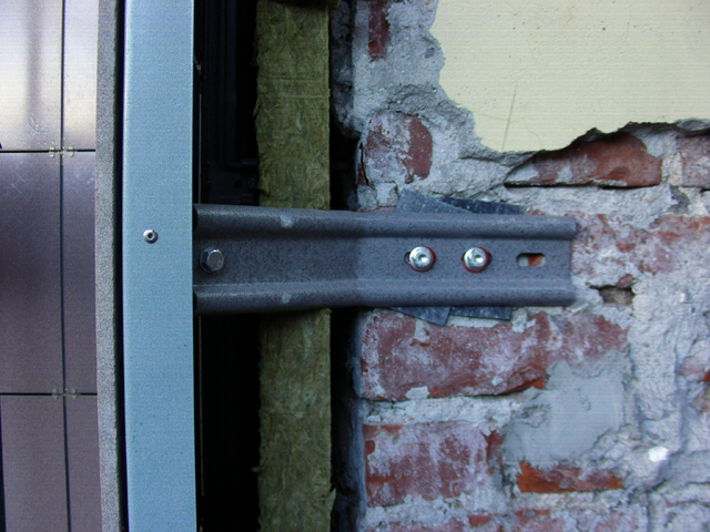 Пример крипления вентелируемого фасада с помощью заклепок